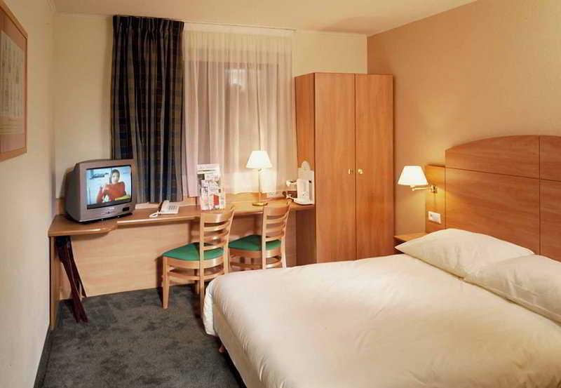 Campanile Poznan Hotel Exterior photo